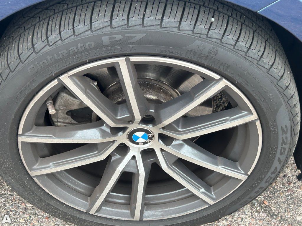 Used 2022 BMW 330i Sedan w/ Driving Assistance Package RWD image 10