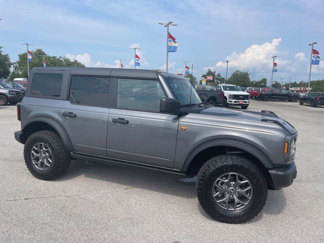 Used 2025 Ford Bronco Badlands AWD/4WD image 2