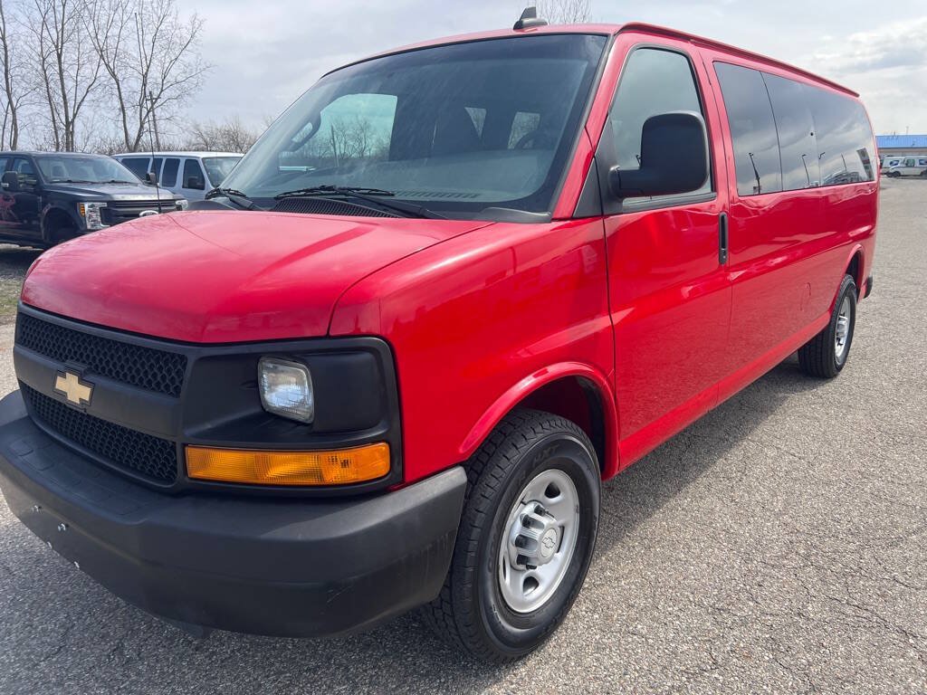 Used 2016 Chevrolet Express 3500 LS RWD image 10