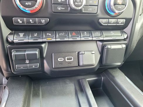 Used 2023 GMC Sierra 2500 SLT w/ SLT Premium Package AWD/4WD image 18