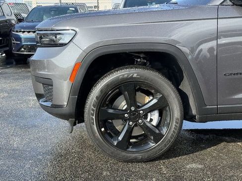 New 2025 Jeep Grand Cherokee L Altitude RWD image 9