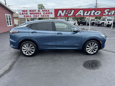 Used 2025 Buick Envista Avenir FWD image 3