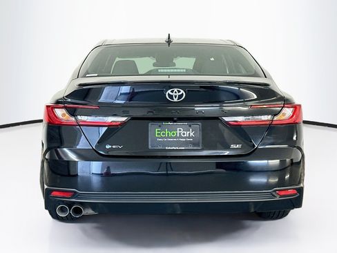 Used 2025 Toyota Camry SE FWD image 7