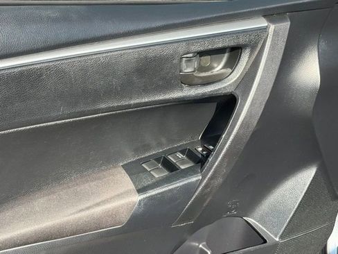 Used 2015 Toyota Corolla L FWD image 12