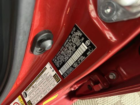 Used 2021 Toyota Prius image 35