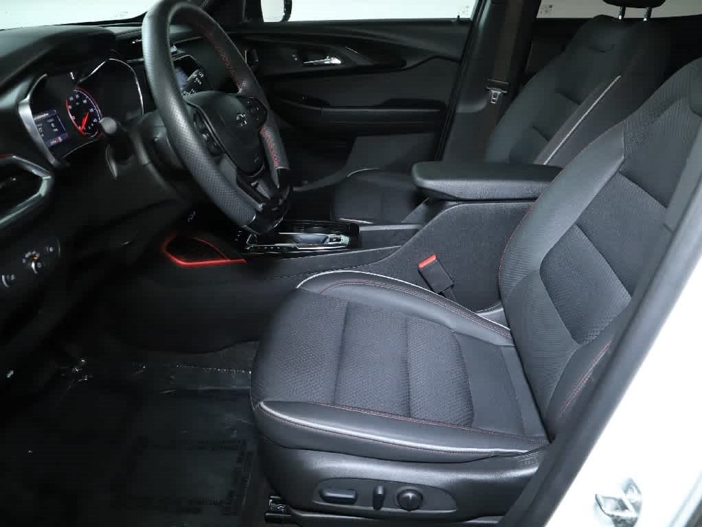Used 2023 Chevrolet TrailBlazer RS w/ Sun and Liftgate Package AWD/4WD image 19
