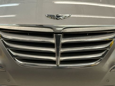 Used 2013 Hyundai Genesis 5.0 R-Spec image 5