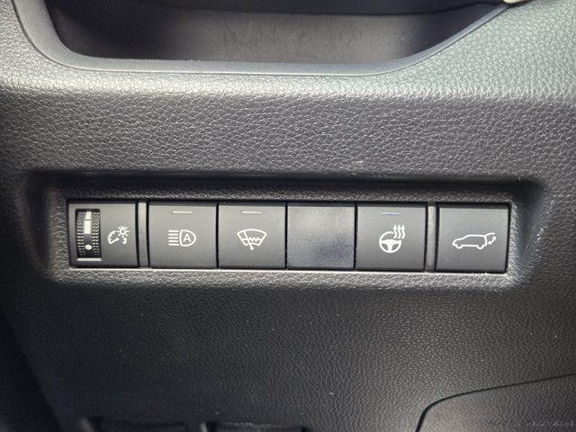 Used 2021 Toyota RAV4 XLE w/ Convenience Package AWD/4WD image 23