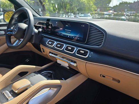 New 2026 Mercedes-Benz GLS 580 4MATIC image 13