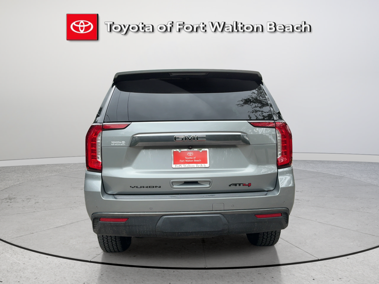 Used 2023 GMC Yukon AT4 w/ AT4 Premium Package AWD/4WD image 5