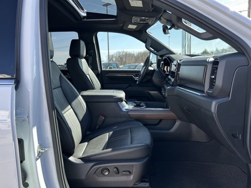 Used 2024 Chevrolet Silverado 3500 High Country w/ High Country Premium Package image 21