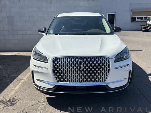 Used 2024 Lincoln Corsair FWD w/ Rear Removable Package Tray image 3
