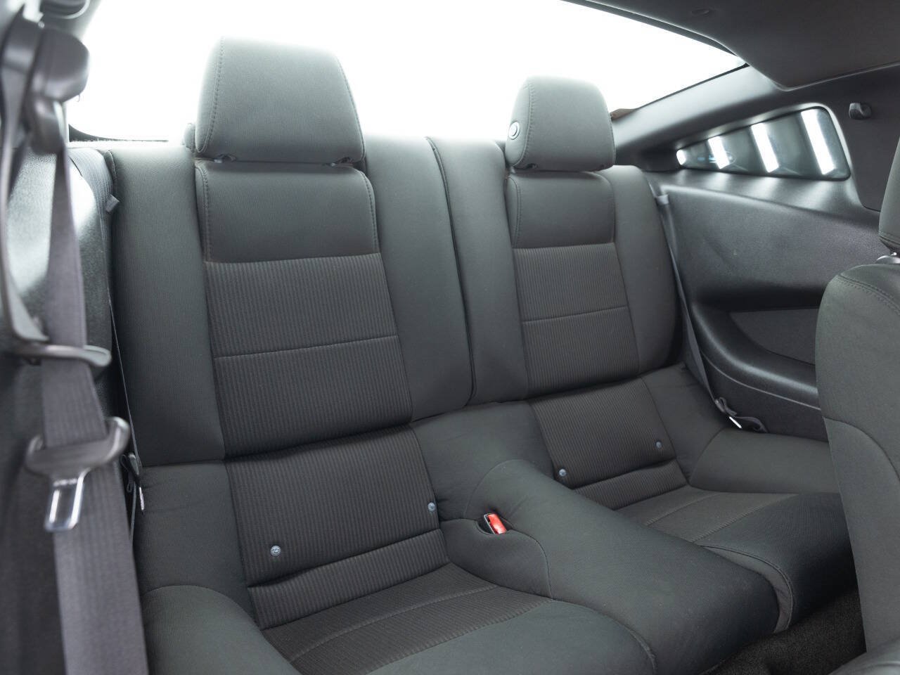 Used 2014 Ford Mustang Coupe RWD image 29