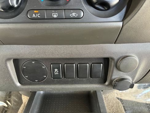 Used 2013 Nissan Xterra X RWD image 21