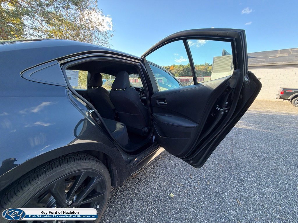 Used 2021 Toyota Corolla SE w/ Carpet Mat Package (TMS) FWD image 17