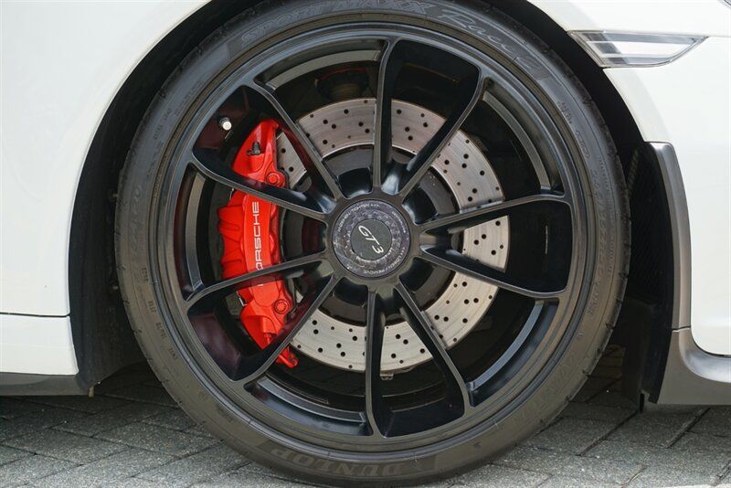 Used 2015 Porsche 911 GT3 RWD image 32