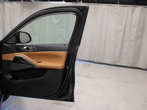 Used 2023 BMW X6 M50i w/ Parking Assistance Package image 21