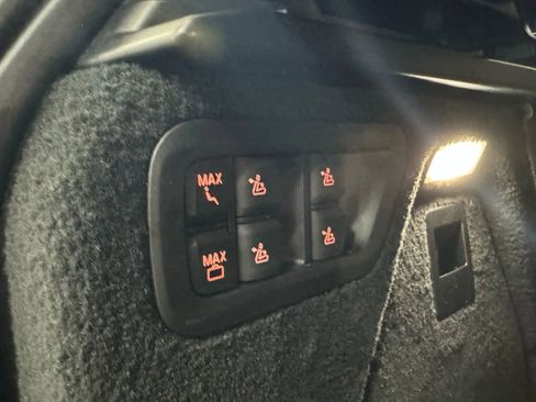 Used 2023 BMW X7 xDrive40i w/ Premium Package image 31