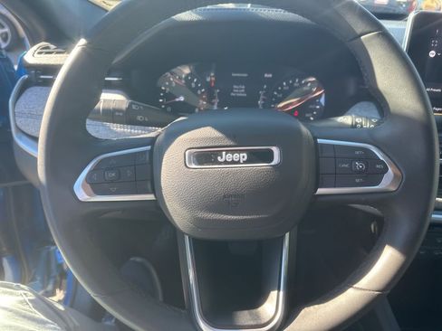 Used 2024 Jeep Compass Latitude image 13