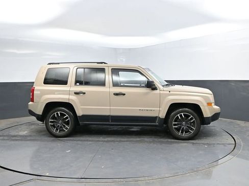 Used 2017 Jeep Patriot Sport FWD image 10