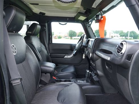 Used 2015 Jeep Wrangler Unlimited Sport AWD/4WD image 30