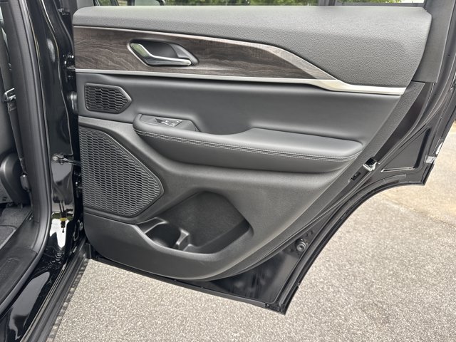 New 2027 Jeep Grand Cherokee Limited AWD/4WD image 15