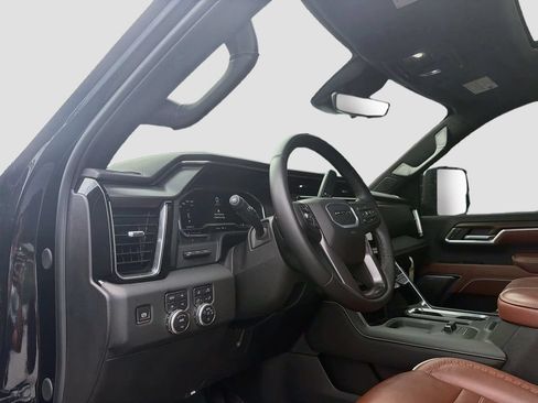 Used 2025 GMC Sierra 2500 Denali Ultimate AWD/4WD image 9