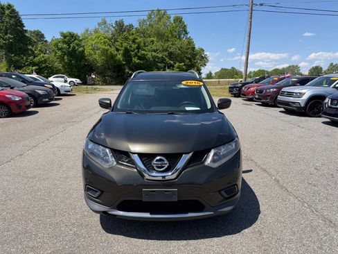 Used 2016 Nissan Rogue SV AWD/4WD image 3