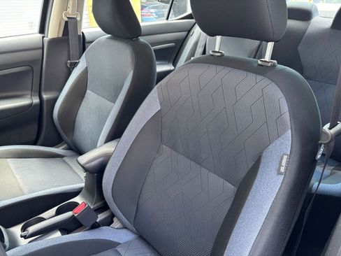 Used 2025 Nissan Versa SV FWD image 36