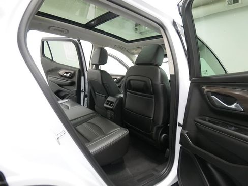 Used 2024 GMC Terrain Denali w/ Denali Premium Package AWD/4WD image 31