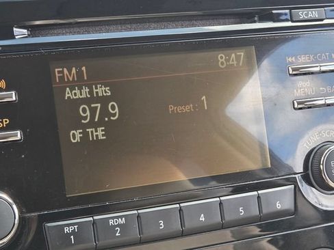 Used 2017 Nissan Rogue S FWD image 23