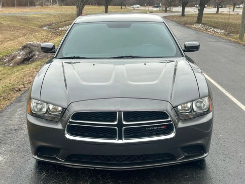Used 2014 Dodge Charger SE w/ Sport Appearance Group image 2