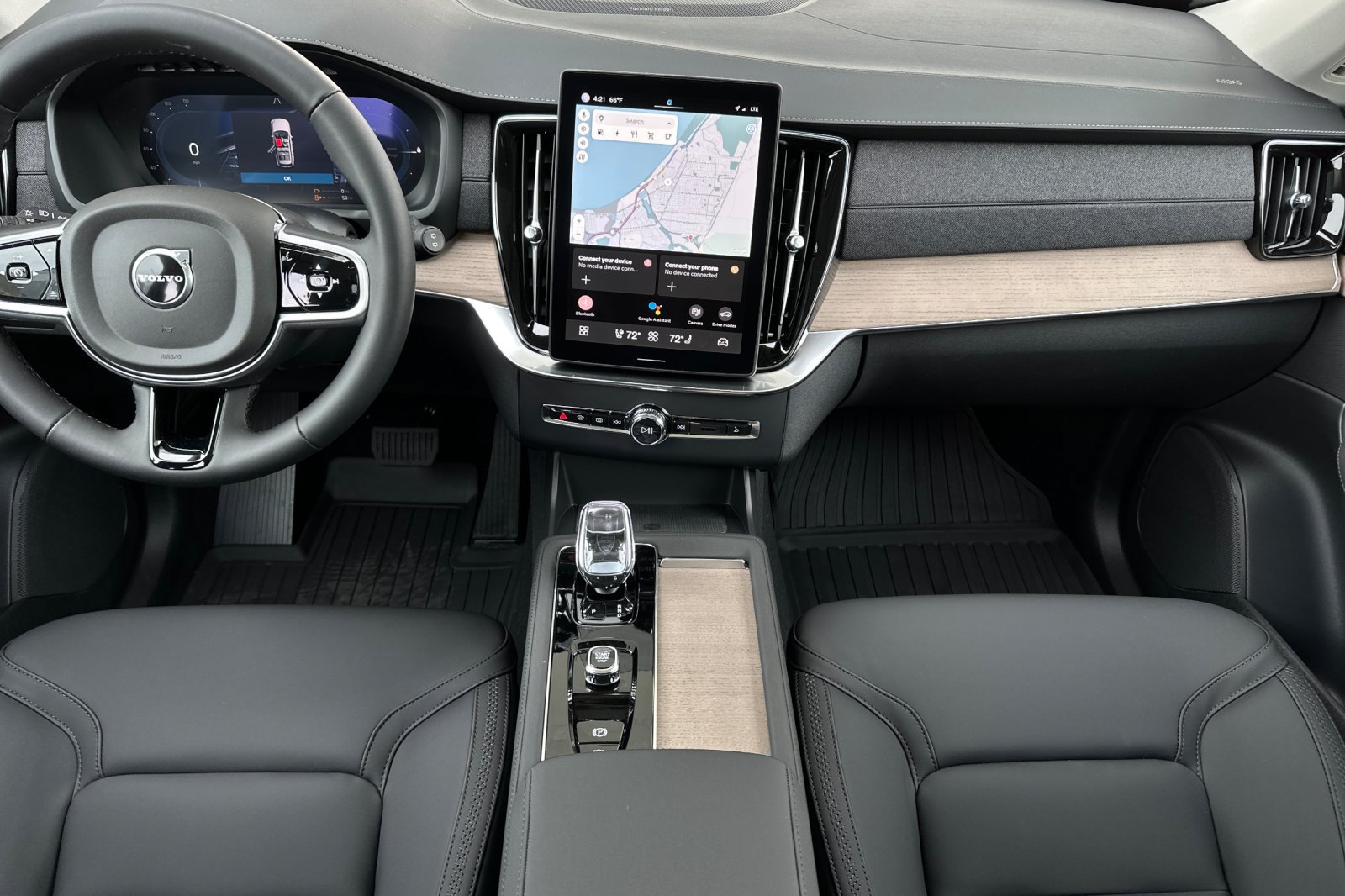 New 2025 Volvo XC90 T8 Plus w/ Protection Package Premier AWD/4WD image 13