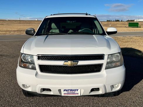 Used 2010 Chevrolet Suburban LT image 8