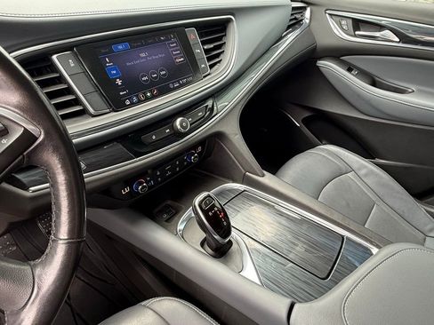 Used 2020 Buick Enclave Premium w/ LPO, Luxury Package image 11