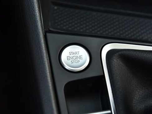 New 2026 Volkswagen Jetta SE FWD image 17