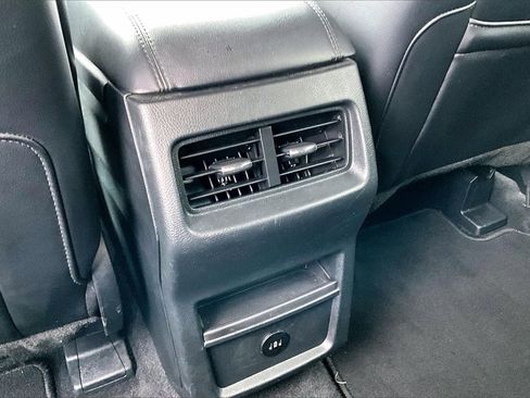 Used 2024 Ford Edge SEL image 30