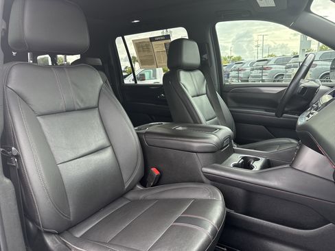 Used 2022 Chevrolet Suburban RST w/ Sport Performance Package image 42