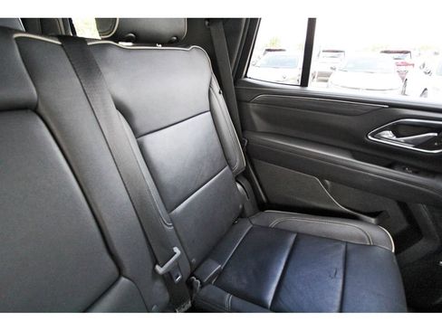 Used 2024 GMC Yukon SLT AWD/4WD image 12