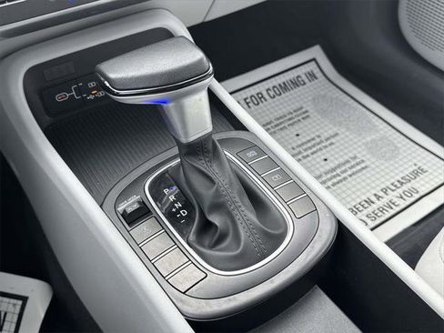 Certified 2025 Hyundai Kona SEL image 30