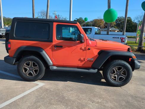 Used 2018 Jeep Wrangler Sport S image 3