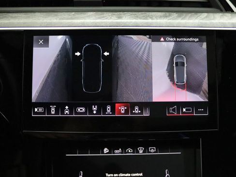 Used 2019 Audi e-tron Prestige w/ Prestige Package AWD/4WD image 27