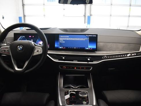 Used 2024 BMW X7 xDrive40i AWD/4WD image 5