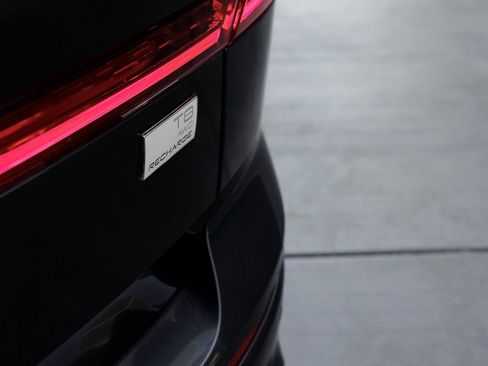 Used 2024 Volvo XC60 T8 Plus w/ Climate Package image 29