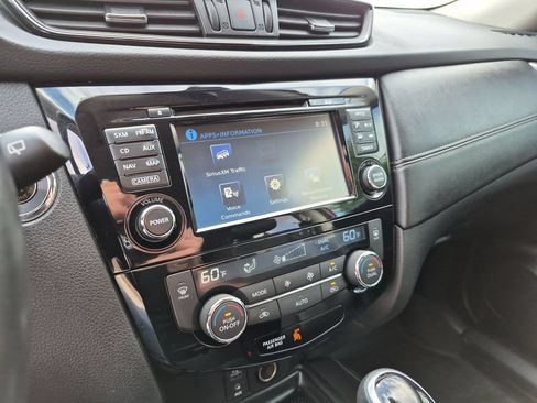 Used 2017 Nissan Rogue SL FWD image 26