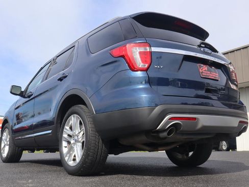 Used 2017 Ford Explorer XLT w/ Equipment Group 202A AWD/4WD image 18