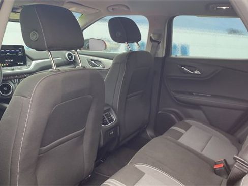 Used 2025 Chevrolet Blazer LT w/ Convenience Package image 17