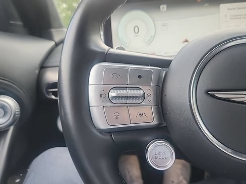 Used 2023 Genesis GV60 Performance AWD/4WD image 9