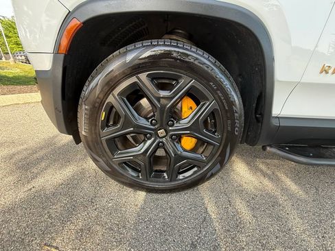 Used 2023 Rivian R1S Adventure AWD/4WD image 36