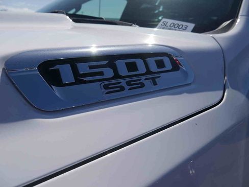 Certified 2025 RAM 1500 Laramie AWD/4WD image 24